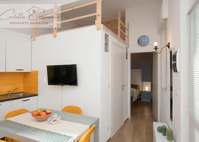 5 Minutes From The Beaches Apartmán Spotorno